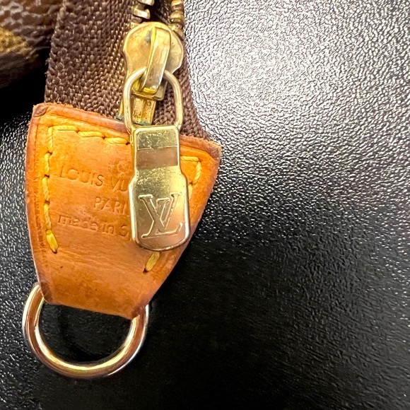 Louis Vuitton Accessories Pouch - Picture 5 of 16